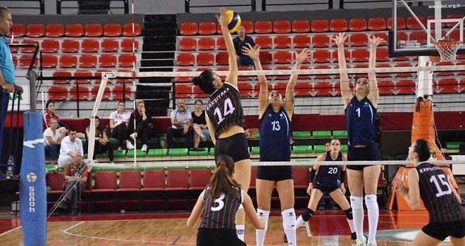 Karşıyakalı kızlar 2-2'ye getirdi ama...