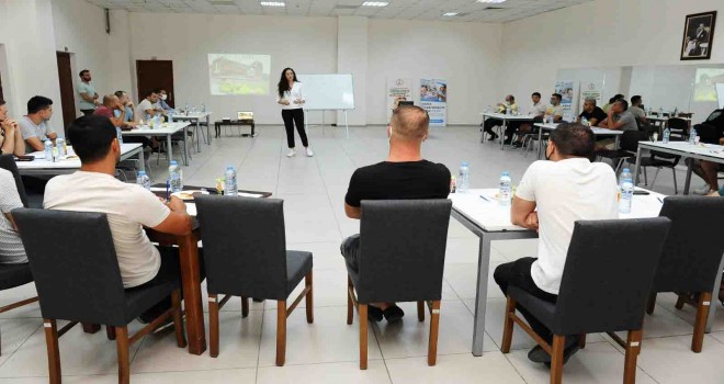 Karşıyaka'da babalara farkındalık eğitimi başladı