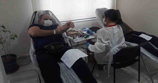 MHP Karşıyaka İlçe Teşkilatı'ndan kan bağışı kampanyası