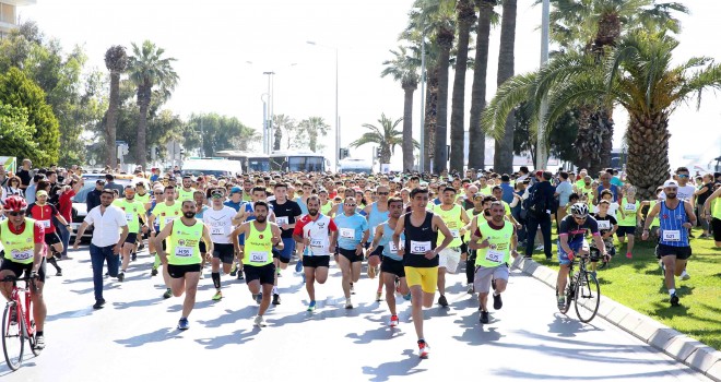 Anneler Günü’nde Zübeyde Ana’ya koştular