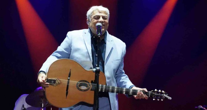 Çeşme’de Enrico Macias rüzgârı esti