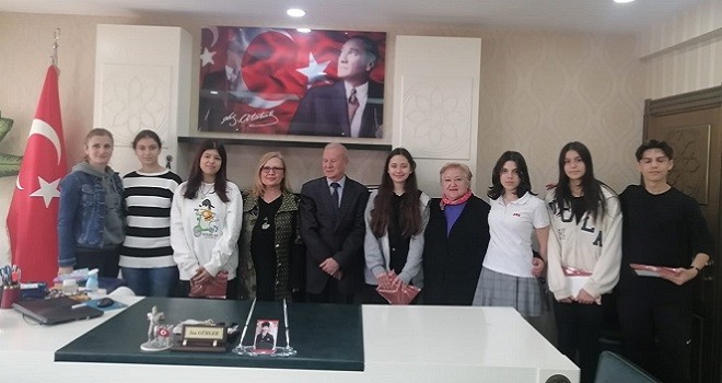 Karşıyaka Müftülüğü'nden Çanakkale Zaferi Şiir Okuma Yarışması