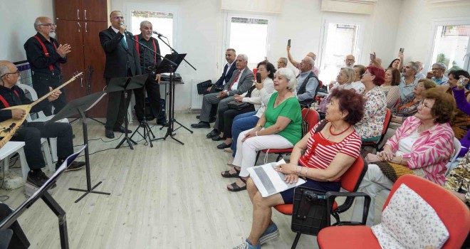 Çınarlar saz çaldı, Başkan Işık türkü söyledi
