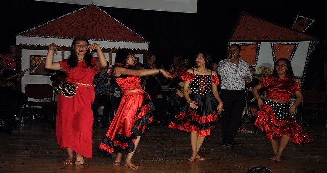 Hayat bir Roman... Hem oynadılar, hem oynattılar...