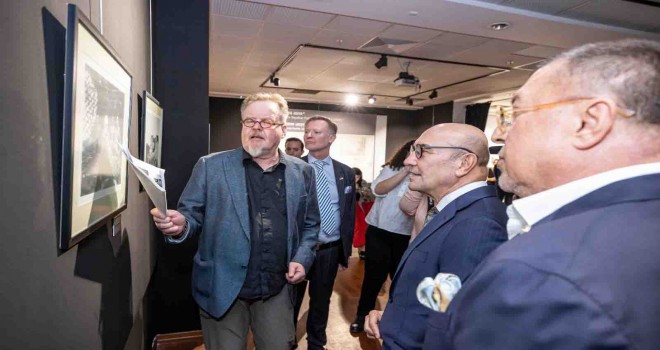 Batıdan Doğu’ya Asya Sergisi İzmir’de açıldı