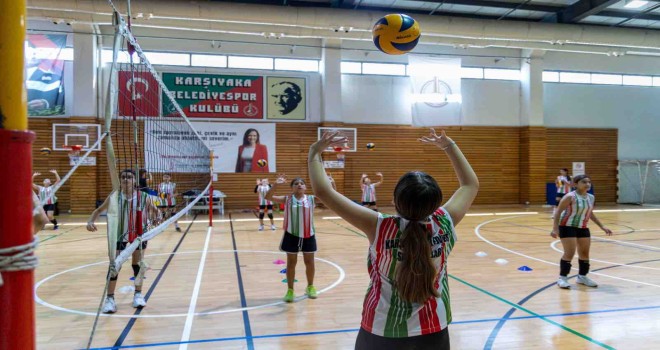 Karşıyaka Belediyesi’nden voleybol turnuvası