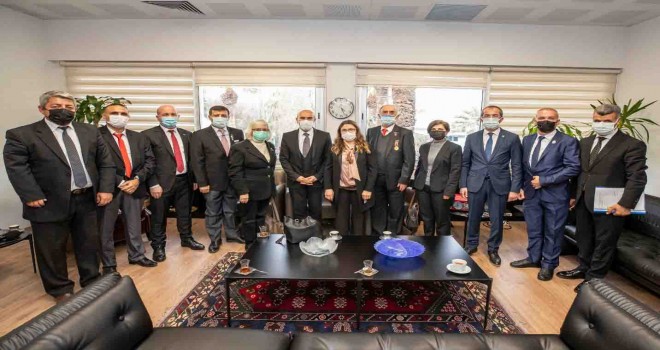 Şehit ve gazi derneklerinden Başkan Soyer'e ziyaret