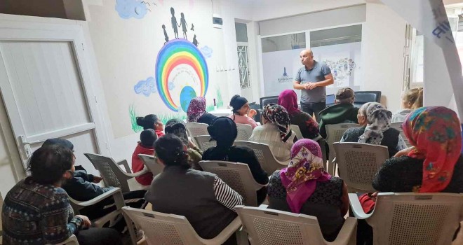 Bizİzmir Dayanışma Noktaları’nda bin 550 kişiye eğitim verildi