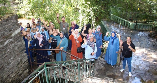 Karşıyakalı kadınlar Tire'yi gezdi