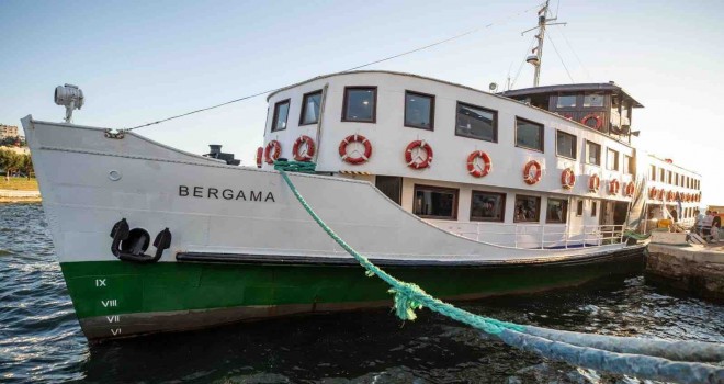 Tarihi Bergama Vapuru ile Körfez’de unutulmaz anlar