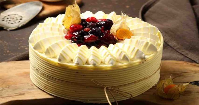 Tatlı Tasarım Trendleri: Pastalarda 2025 Modası