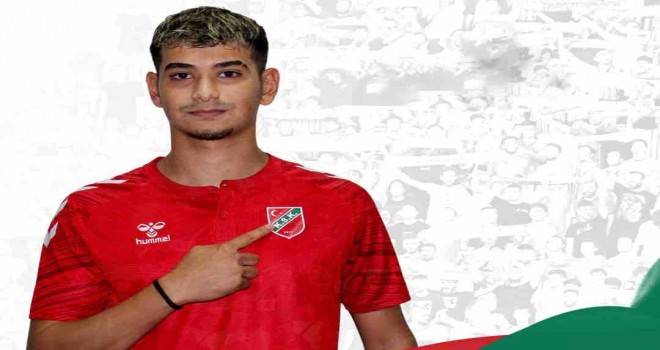 Karşıyaka'ya genç savunma...