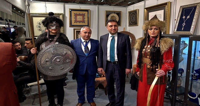 Fuar'da, Karşıyaka Halk Eğitim Merkezi'ne büyük ilgi