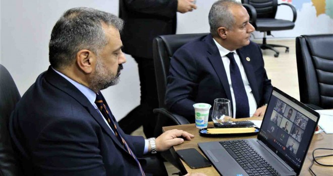 CHP İzmir ''Ölçülebilir kapı ziyareti'' ile sahaya iniyor