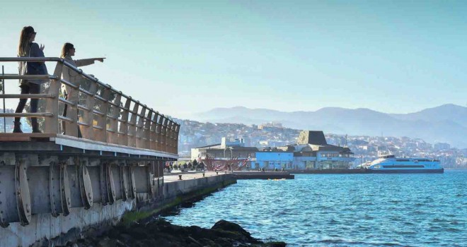 Konak seyir terası kullanımda