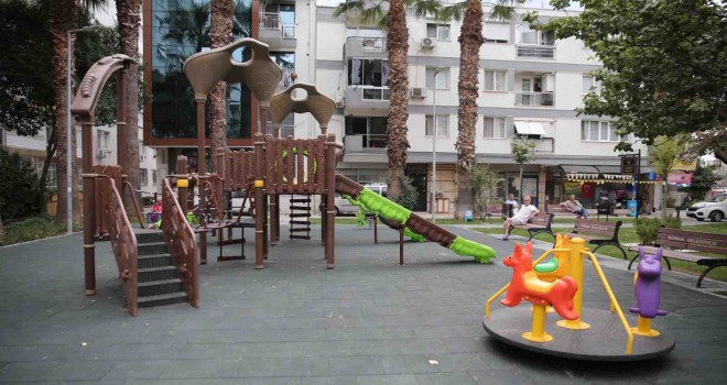 Konak’ın parkları yenileniyor