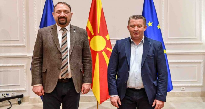 Başkan Gümrükçü'den vatandaşlık hakkı tanınması için çağrı ve davet