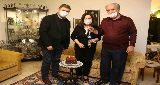 Başkan Tugay’dan 14 Şubat sürprizi