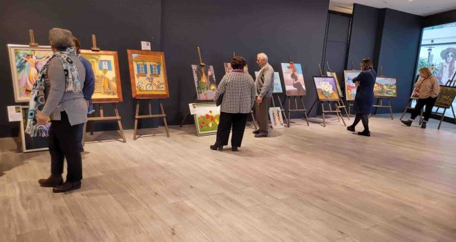 Bayraklı’nın kursiyerlerinden yıl sonu sergisi