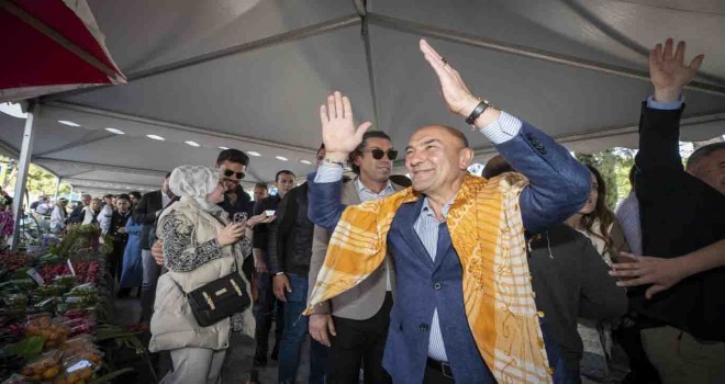 Başkan Soyer Alaçatı Ot Festivali'nde vatandaşlarla buluştu