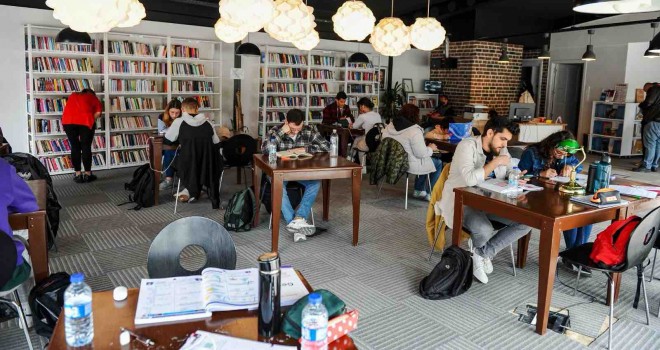 Karşıyaka'da Kütüphane Haftası’na özel söyleşi