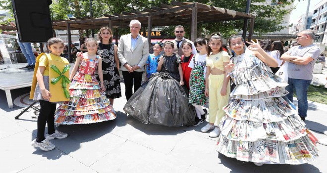 Narlıdereli çocuklardan geri dönüşüm defilesi