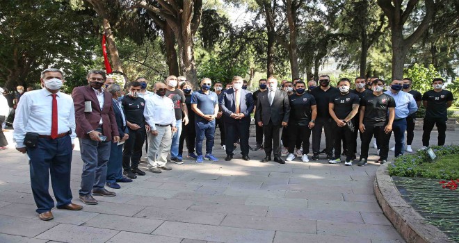 Atatürk'ün KSK armasını Ay-Yıldız ile onurlandırmasının 94.yıl dönümü gururla kutlandı