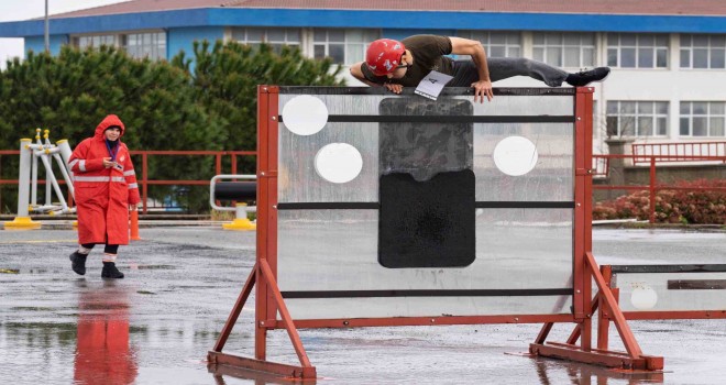 İtfaiyeci olmak için ter döküyorlar
