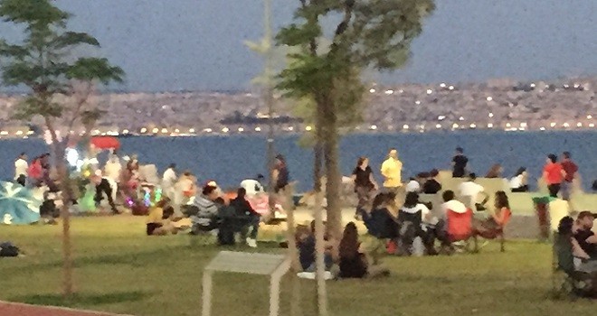 Bostanlı sahilinde hafta sonu yer yoktu!..