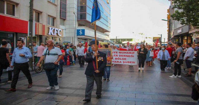 Gazilerden Karşıyaka'da anlamlı yürüyüş