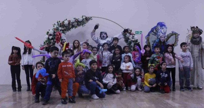 Konaklı çocuklara Karne şenliği