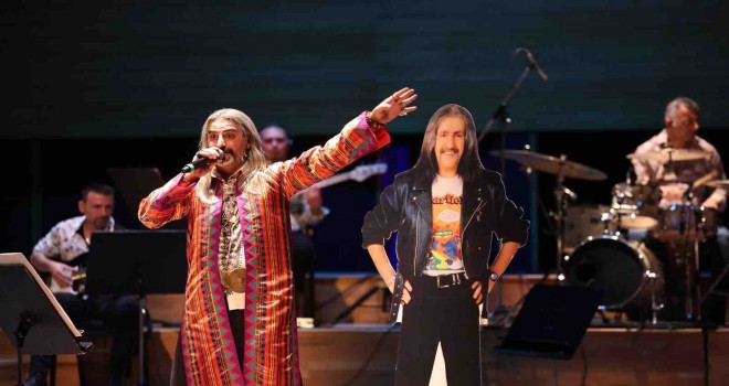 Barış Manço, şarkılarıyla anıldı