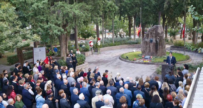 Karşıyakalılar Zübeyde Hanım Anıt Mezarı’na akın etti