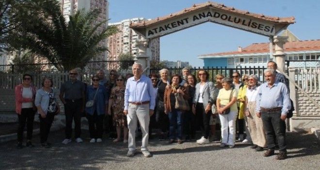 Atakent Anadolu Lisesi önünde eylem