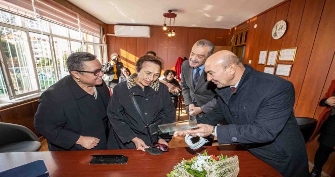 Başkan Soyer’i duygulandıran sürpriz