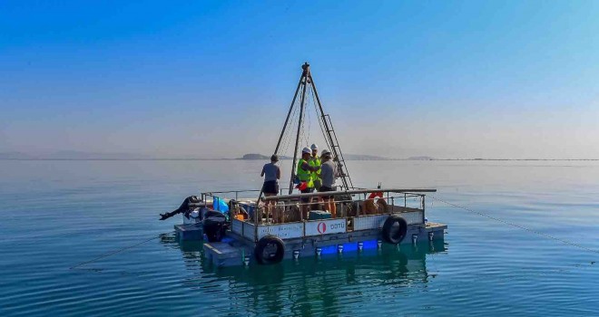 İzmir Körfezi’nin 30 farklı noktasından karot örneği alındı