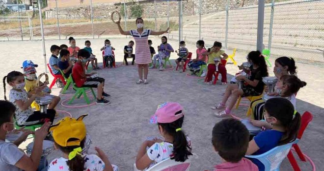 İzmir’in sokakları çocukların