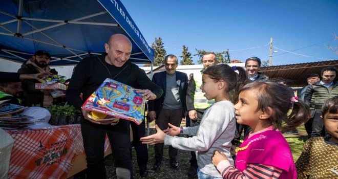 İzmir afet bölgesiyle dayanışmayı sürdürüyor