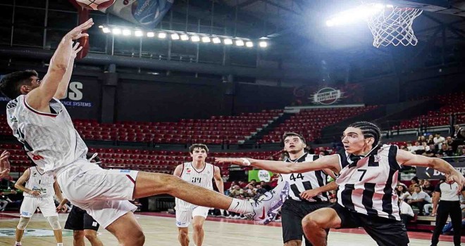 Pınar Karşıyaka'nın gençleri galibiyetle başladı