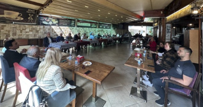 MHP Karşıyaka'dan ''Esnaflar soruyor'' programı