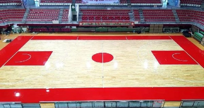 Mustafa Kemal Atatürk Karşıyaka Spor Salonu'nun parkeleri yenilendi