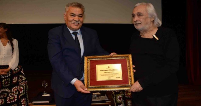 Müjdat Gezen 62.sanat yılını Torbalı’da kutladı