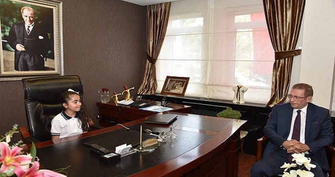 23 Nisan'da Karşıyaka'ya çocuk kaymakam...