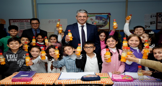 6 bin öğrenciye mandalina suyu