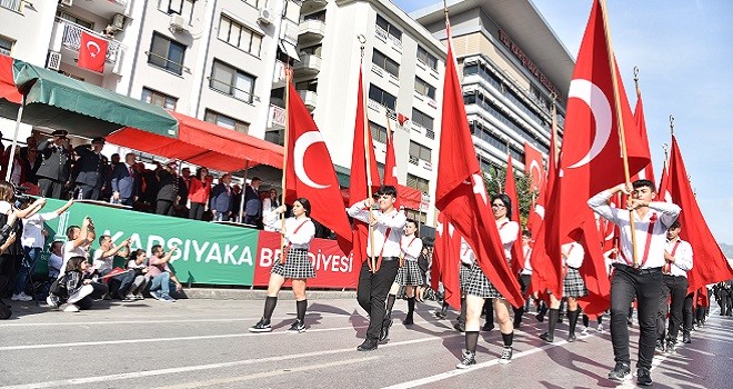 Cumhuriyetimizin 100. Yılı Muhteşem Törenlerle Kutlanıyor