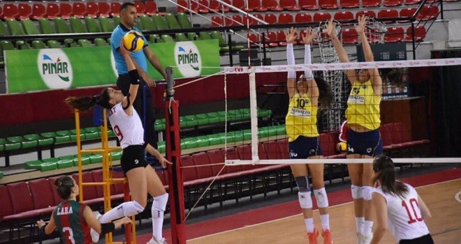 Karşıyaka Fenerbahçe'ye şans tanımadı