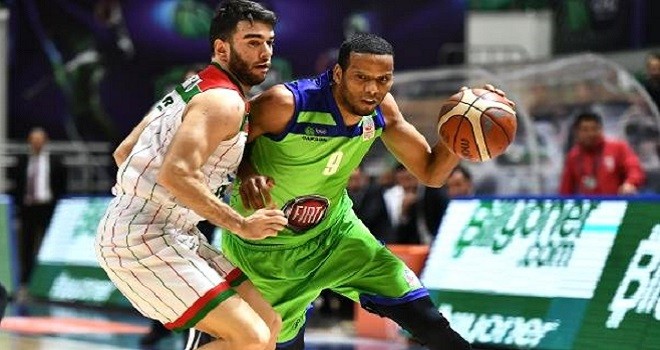 Pınar Karşıyaka Bursa’da galibiyeti hediye etti...