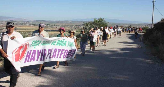Akbelen için Foça'da insan zinciri
