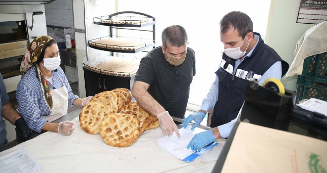 Karşıyaka Belediyesi bir günde 20 fırını denetledi