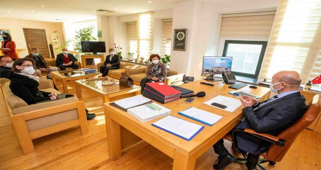 Apartman emekçilerine İzmir Büyükşehir Belediyesi sahip çıktı